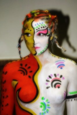 ITALIAN_BODYPAINTING_FESTIVAL  contains_artistic_nudity