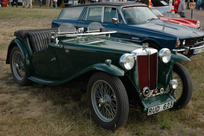 MG + Rover 3500 Estate