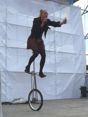Aileen Wilkie Multi Tasking On The Outdoor Circus Stage