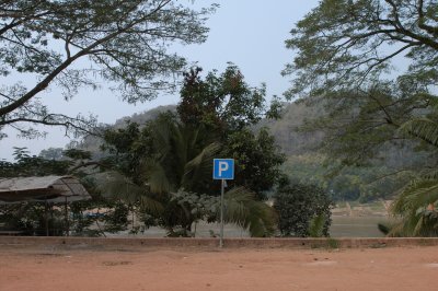 parkingSIGN.JPG