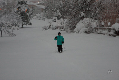 2nd snow - Snowshoeing at night ...