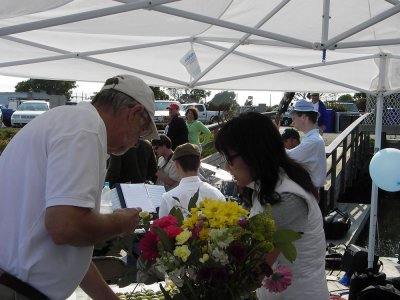 201 flowers at drinks table