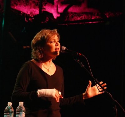 Nanci Griffith sings as Live Oak 2008 comes to a close