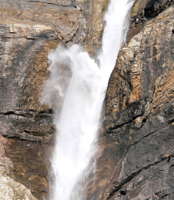 Takakkaw-Falls.jpg
