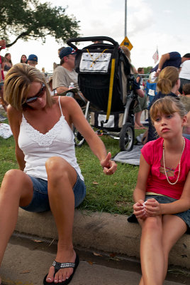 Fourth of July 2008 spectators 04