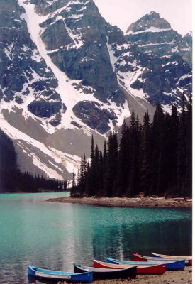 Boats at Moraine Lake 28A.jpg