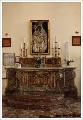 Un autel de l'église San Nicola di Bari