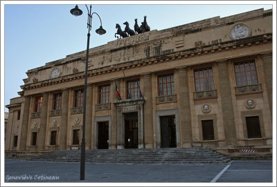Palais de justice / Il Tribunale