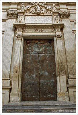 Une des portes du Duomo