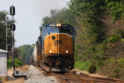 Q595 rolls south and will take the siding for a meet with 3 northbounds.