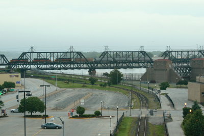 Iowa Interstate Railroad crossing the Goverrnment Bridge