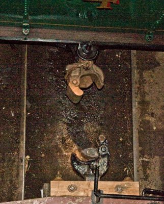 First knuckle-to-knuckle coupling at Ardenwood