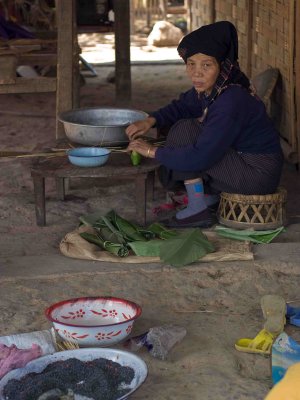 Making Kao Toom for Tai Dam New Year