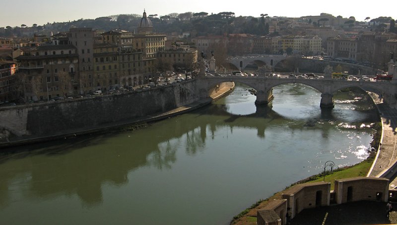The Tevere6946