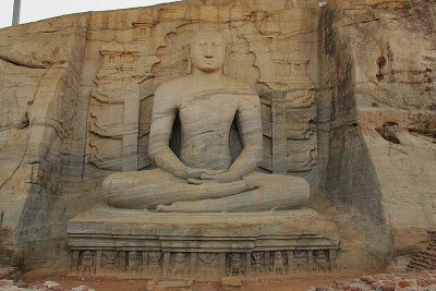 Gil Vihara -The Seated Buddha.