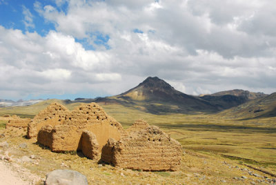 Ruins along Route 3A south of Huancavelica