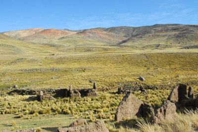 Ruins of a small settlement near Pilpichaca