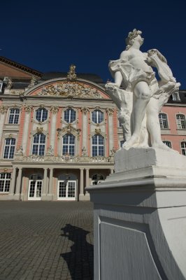 36 Trier; Kuerfuerstlicher Palast