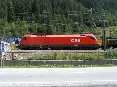 BB 1016 014-1 Taurus is pushed back into Austria