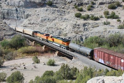 Abo Canyon #8 - mid-train helpers!