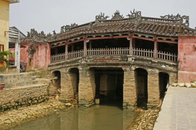 Japanese Bridge Hoi An Viet Nam.jpg