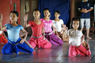 Cambodian Children Dance School.jpg