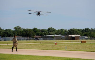 Curtiss Jenny landing at KCWC.