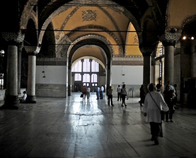 Hagia Sofia -- sagging second floor.jpg