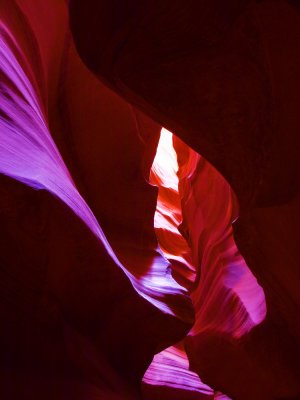 Upper Antelope Canyon - slot canyon - looking toward the top