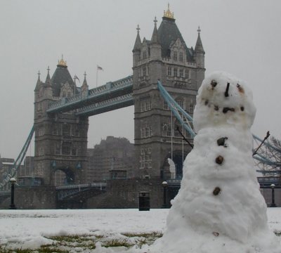 Snowman and Tower Bridge (4/6)