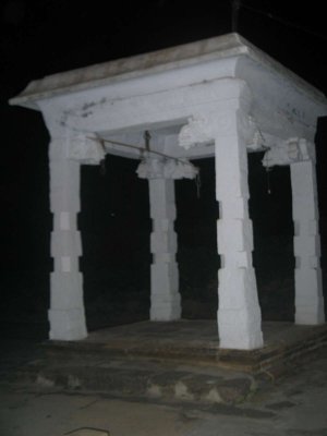 4 pillar mandapam at the backside.jpg