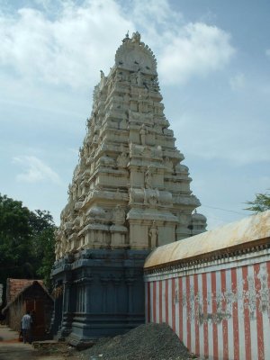 2-Main gopuram.JPG