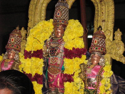 Urchavar with ubhayanachimar purappadu