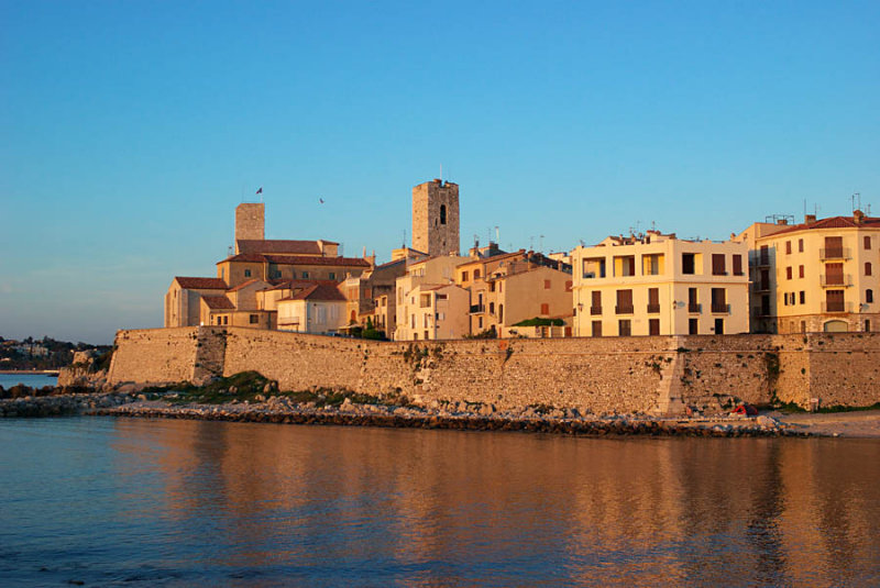 La Gravette  (early morning)