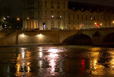 Seine and Ponte de la Royal at night