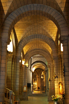 Interior: Monaco Cathedral: right side