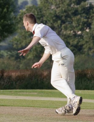 Isn't the bowler meant to tie the batsman in knots, Towsie? Just a thought.