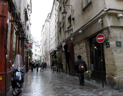 Rue des Rosiers on a rainy day