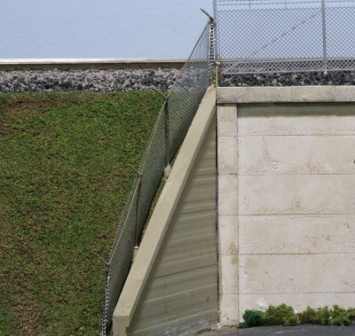 Inside view of slope fence (Macro)