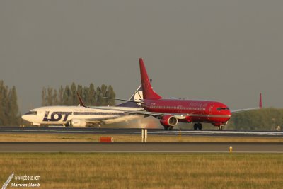 Boeing 737-800 Sterling °Red°
