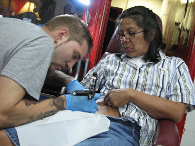 Vel getting another Tat 23 June 2008