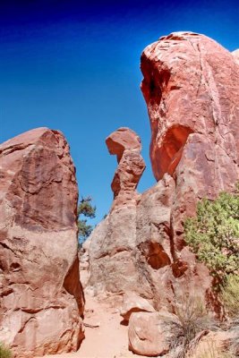 Rock formation in vincinity to Arch IMG_6618.jpg