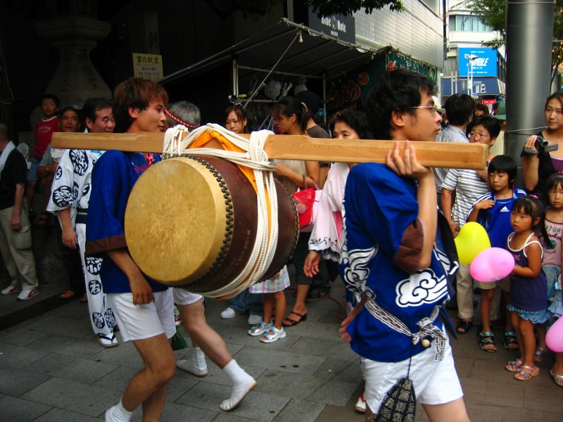Out comes the taiko. . .