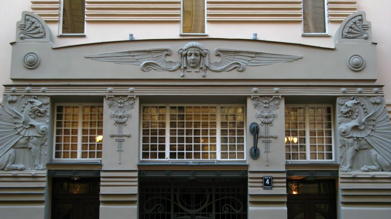 Detail above the doors, Alberta iela 4