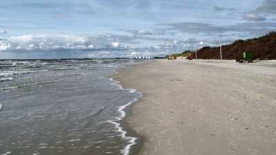 Empty stretch of beach on the spit