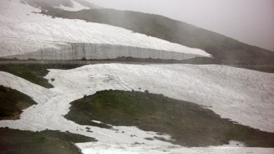Remnants of the Yuki-no-Ōtani (snow corridor)