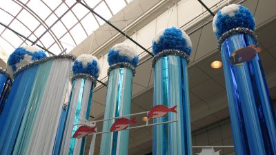 Ocean-themed fukinagashi display
