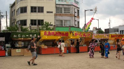 Yatai outside the shrine entrance