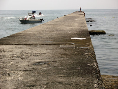 The long concrete pier, Utsumi