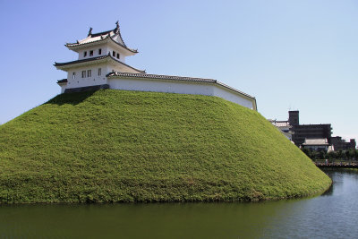 Seimei-yagura across the moat